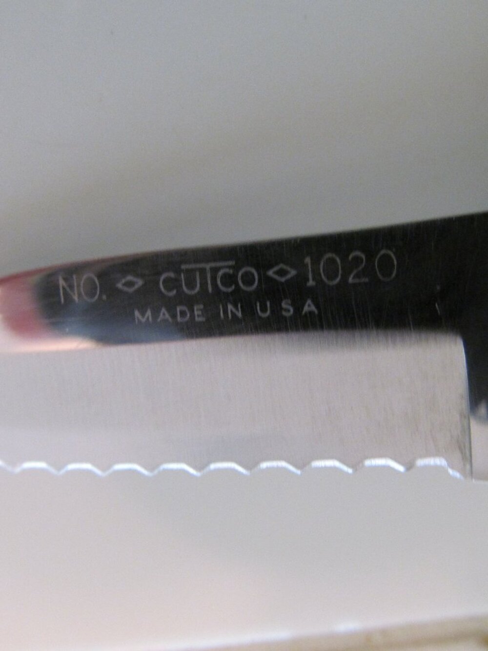 Cutco Vintage 2 ¼” Serrated Blade Paring Knife #1020 Brown Swirl Handle - Picture 8 of 9